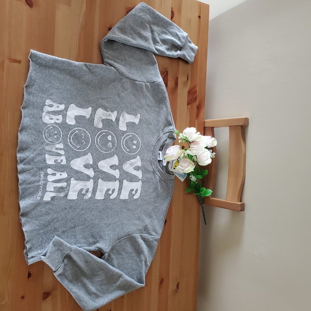 Smiley World- Women's Love Above All Graphic Sweatshirt XS Gray - Picture 5 of 7